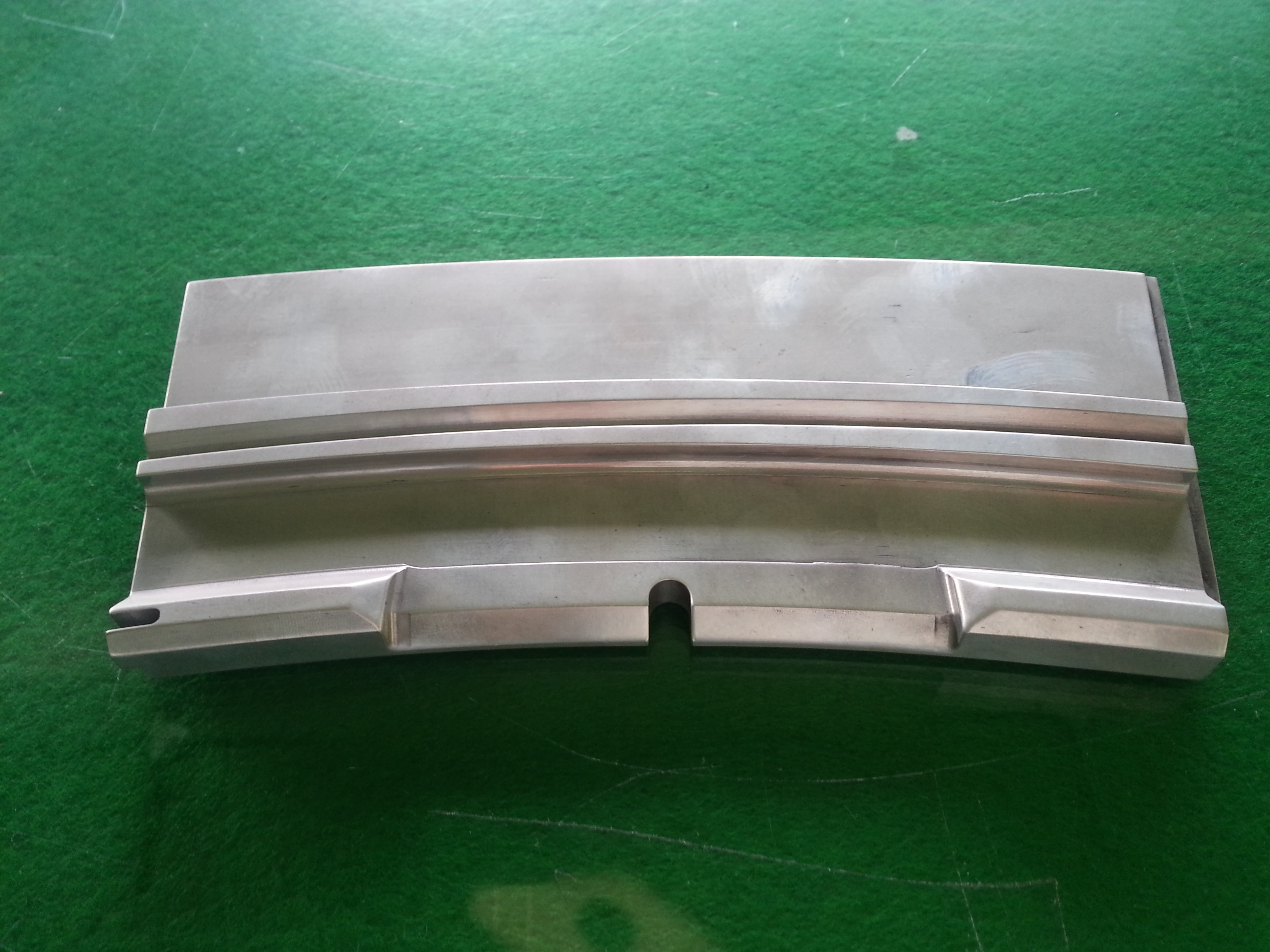Its goal is to prevent the loss of cooling air, which is circulated inside rotor, by being assembled...